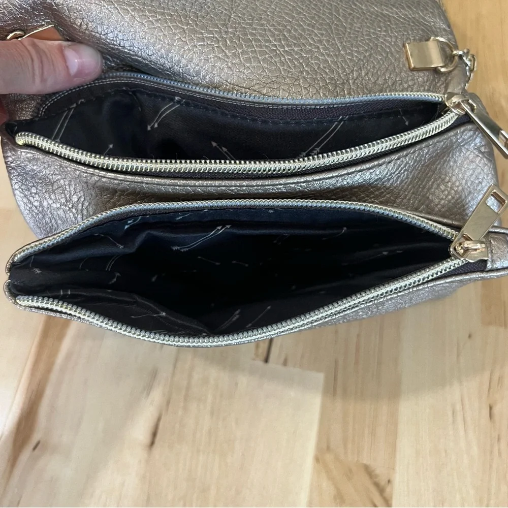 Street Level‎ Gold Clutch Purse